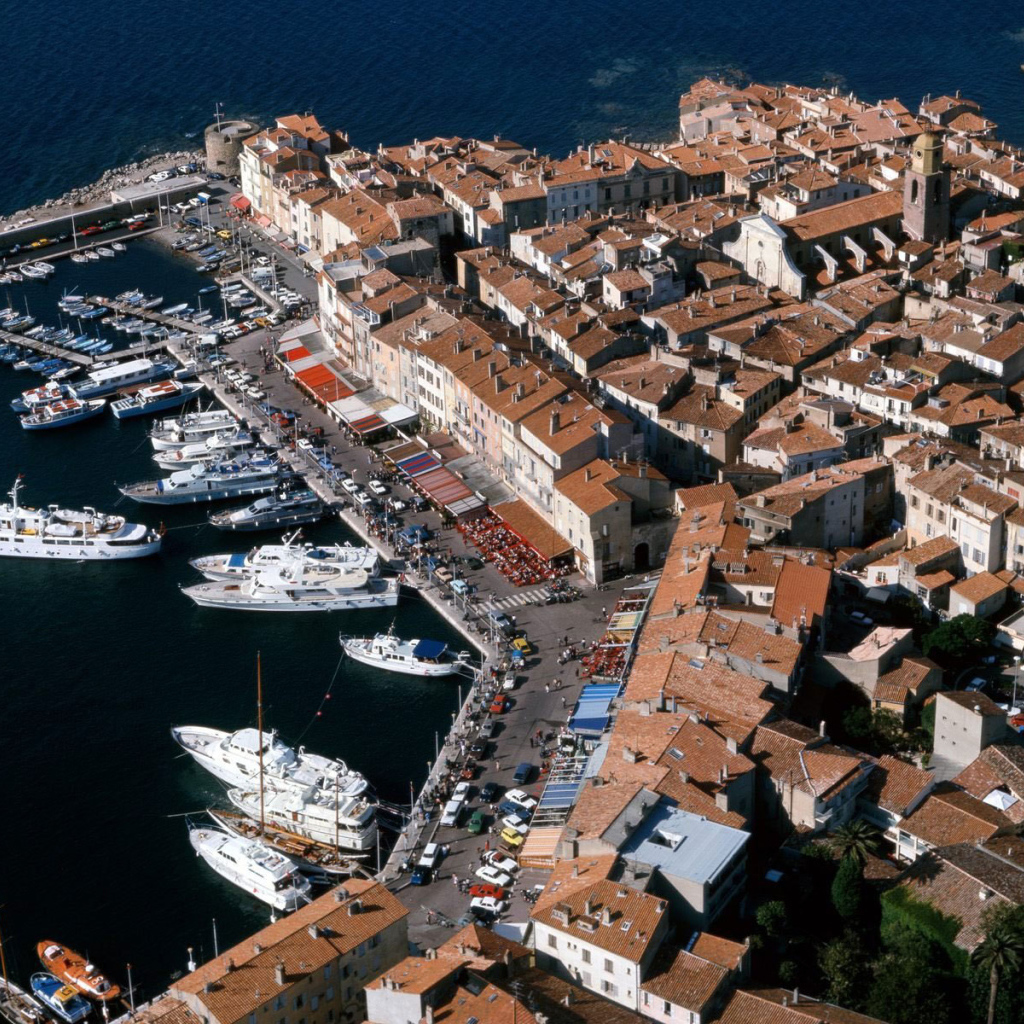 Панорама на курорте Мирамар Круести, Франция