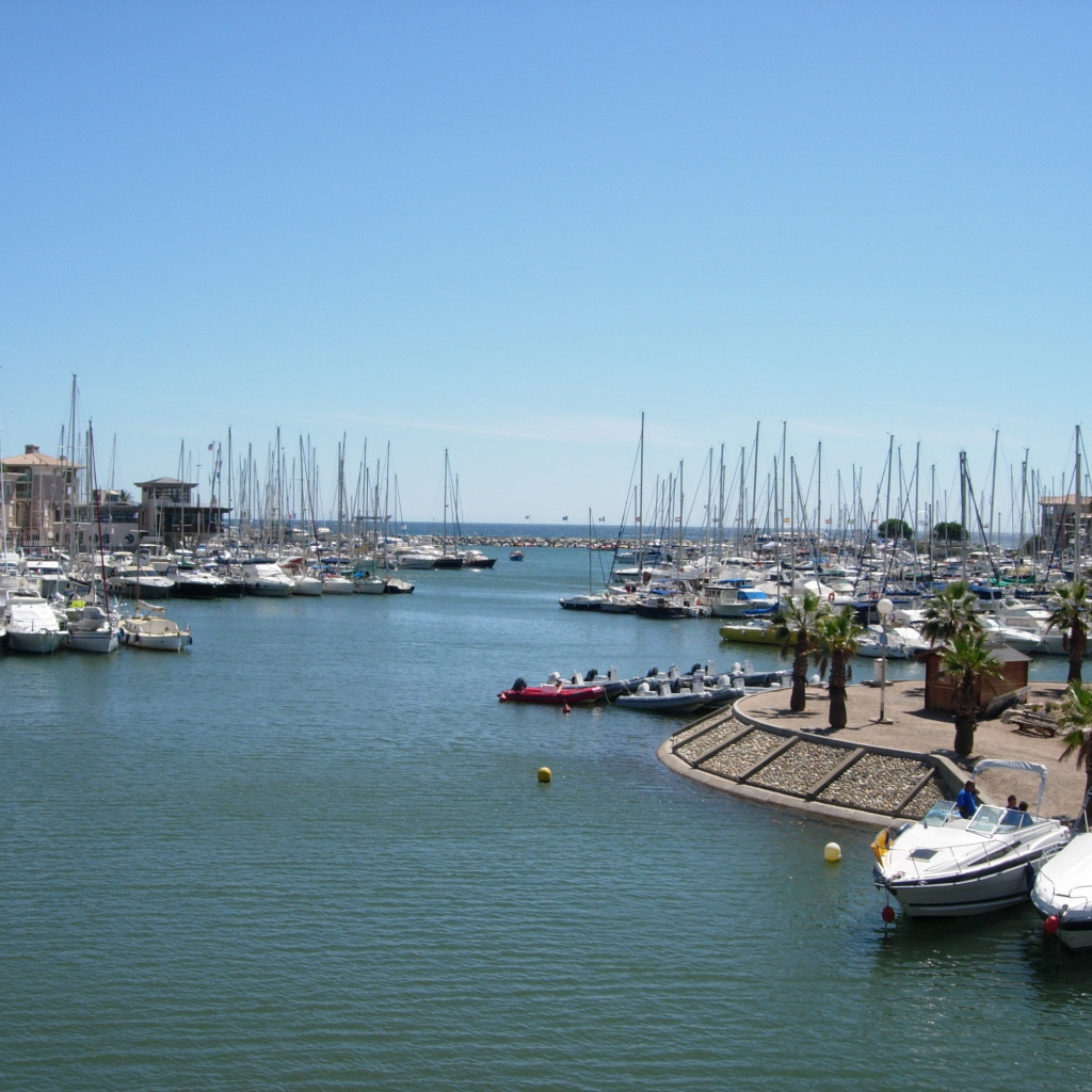 Порт на курорте Порт Де Фрежюс, Франция