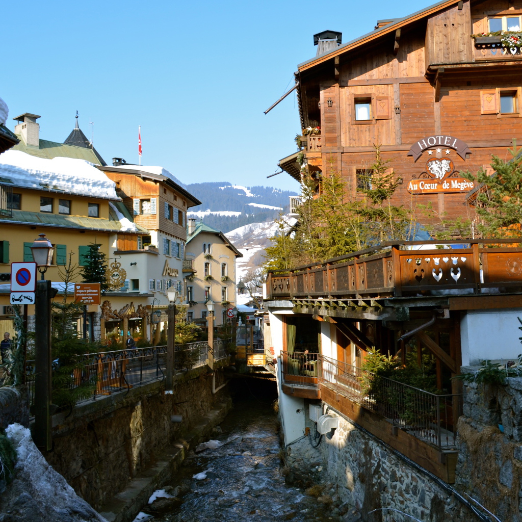 Река на горнолыжном курорте Межев, Франция