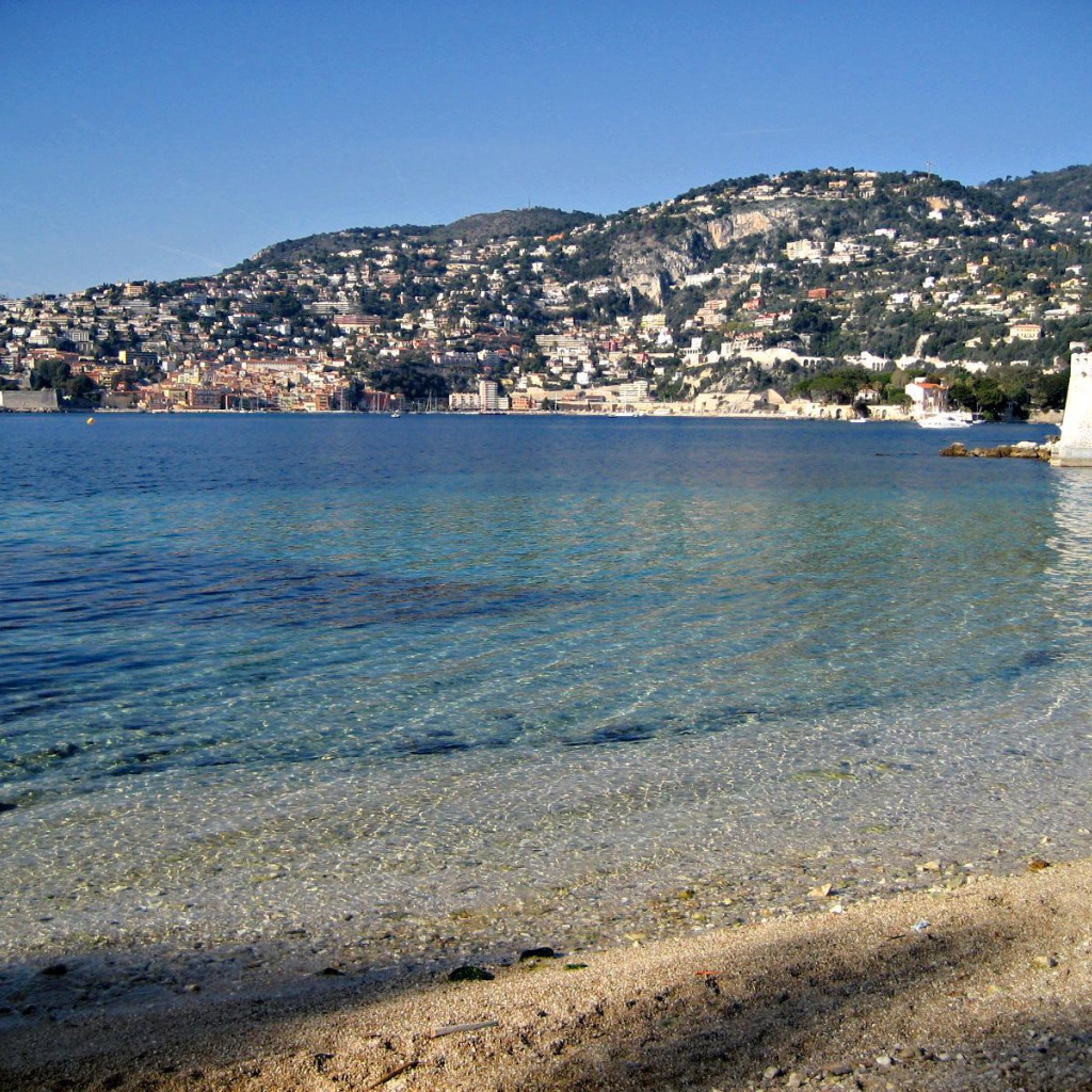 Морской залив на курорте Сен-Жан-Кап-Ферра, Франция