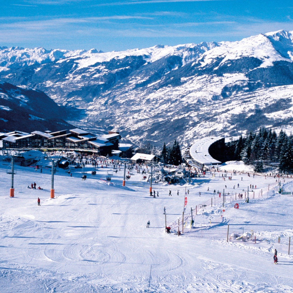 Лыжная трасса на горнолыжном курорте Лез Арк, Франция