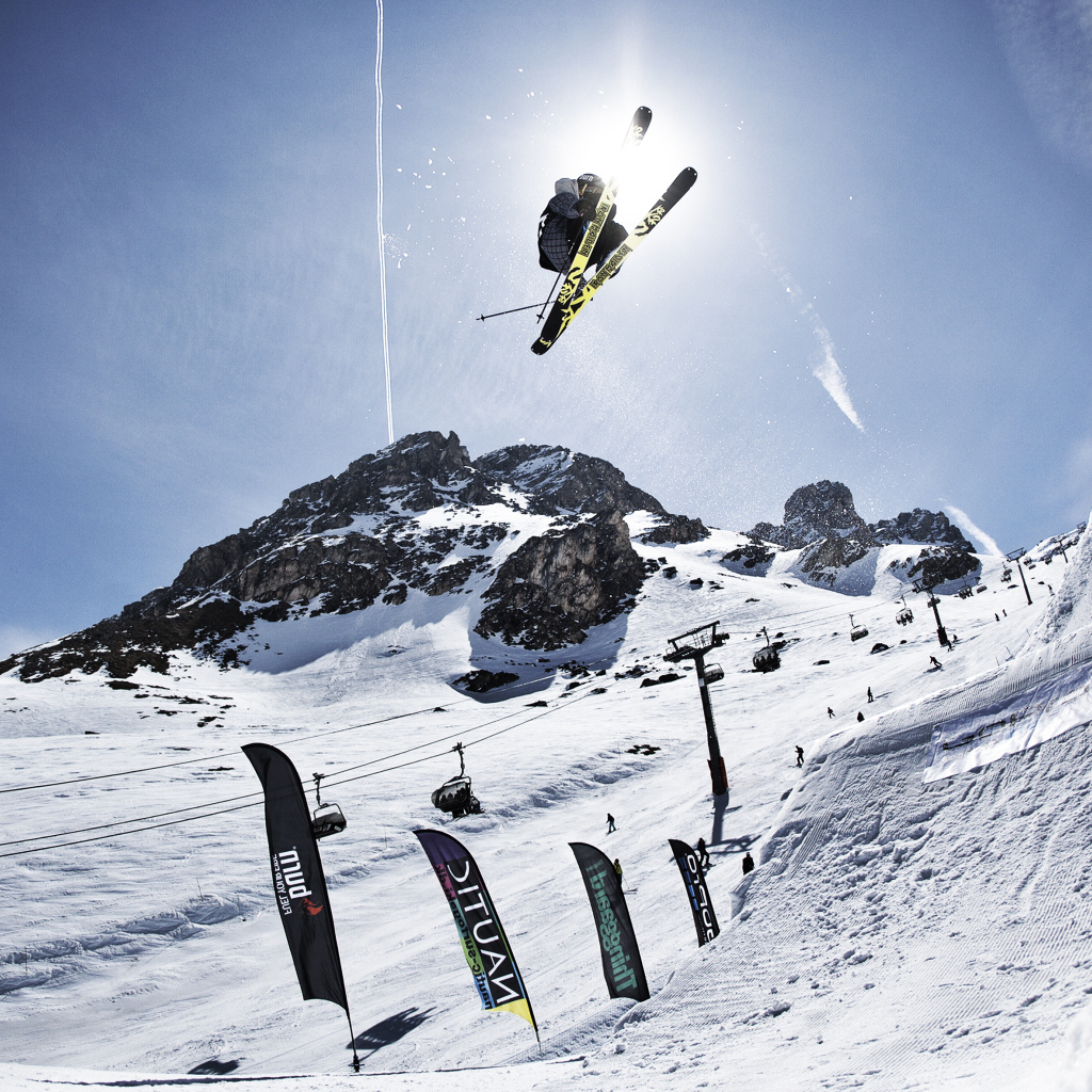 Катание на лыжах на горнолыжном курорте Тинь, Франция