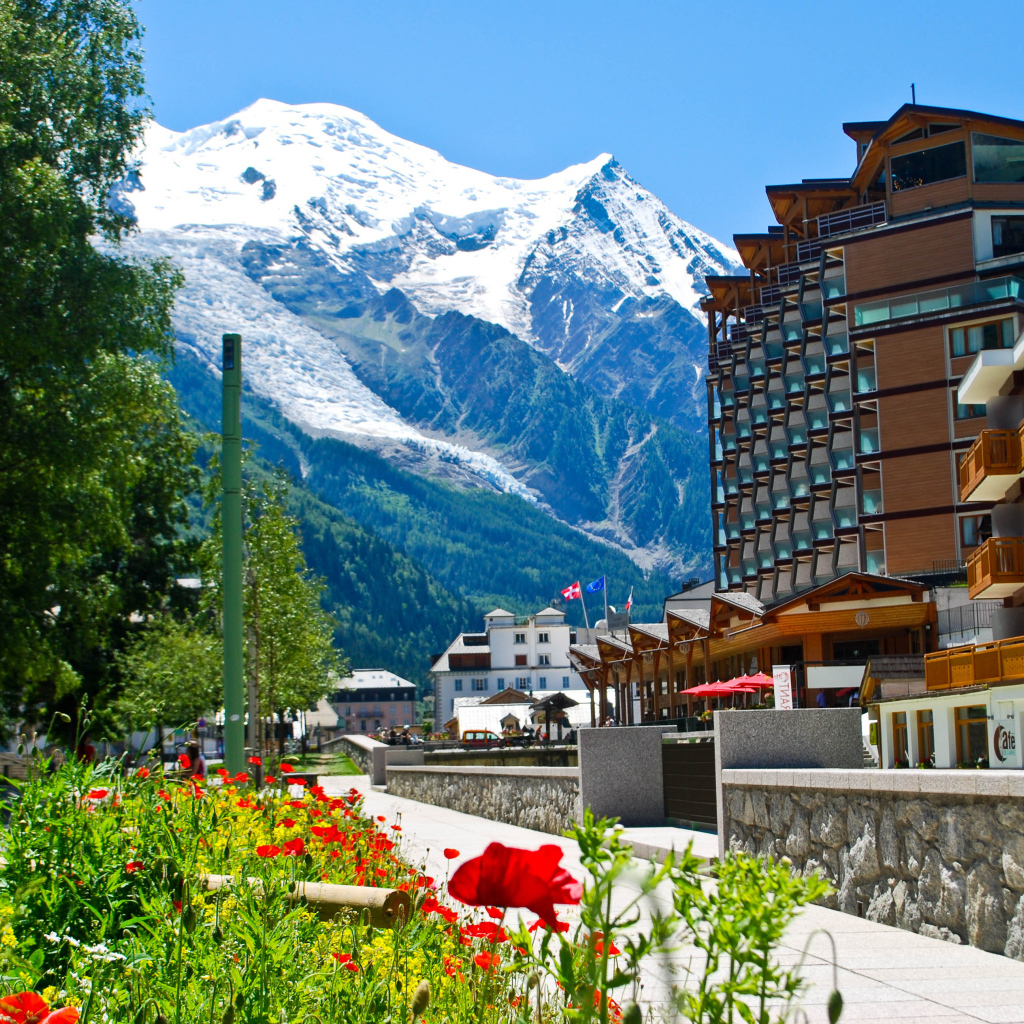 Сквер на курорте Шамони, Франция