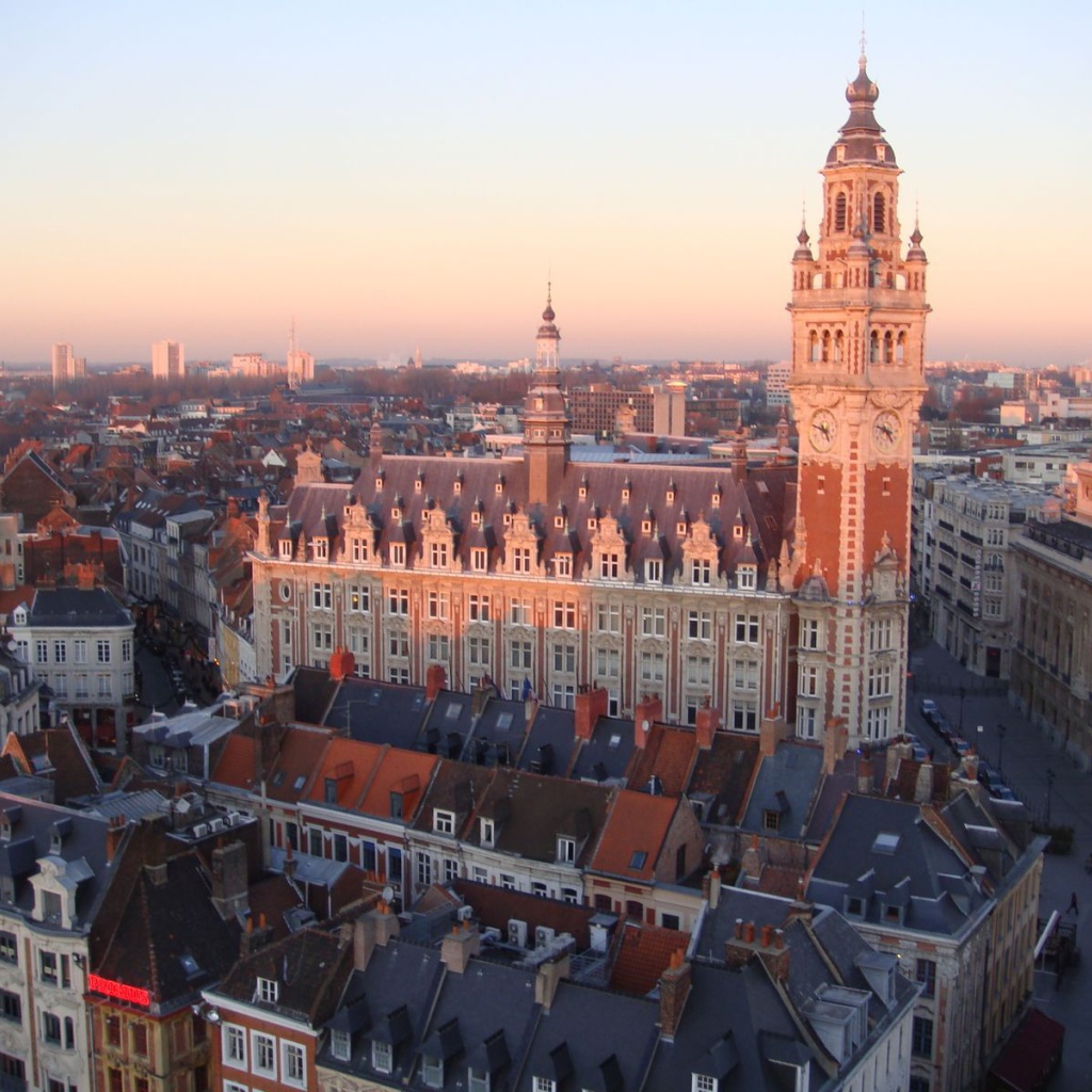 Закат в городе Лилль, Франция