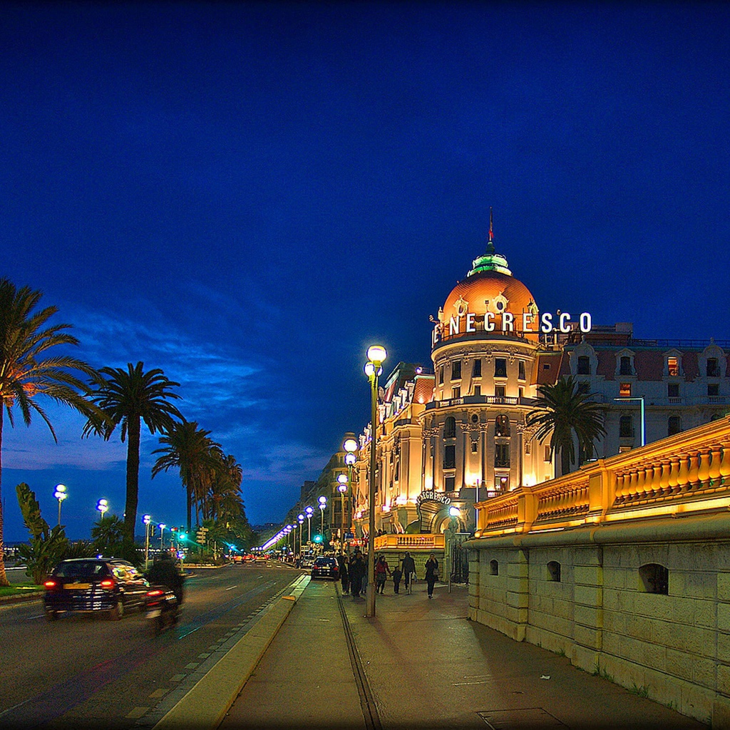 Отель на Лазурном берегу, Франция