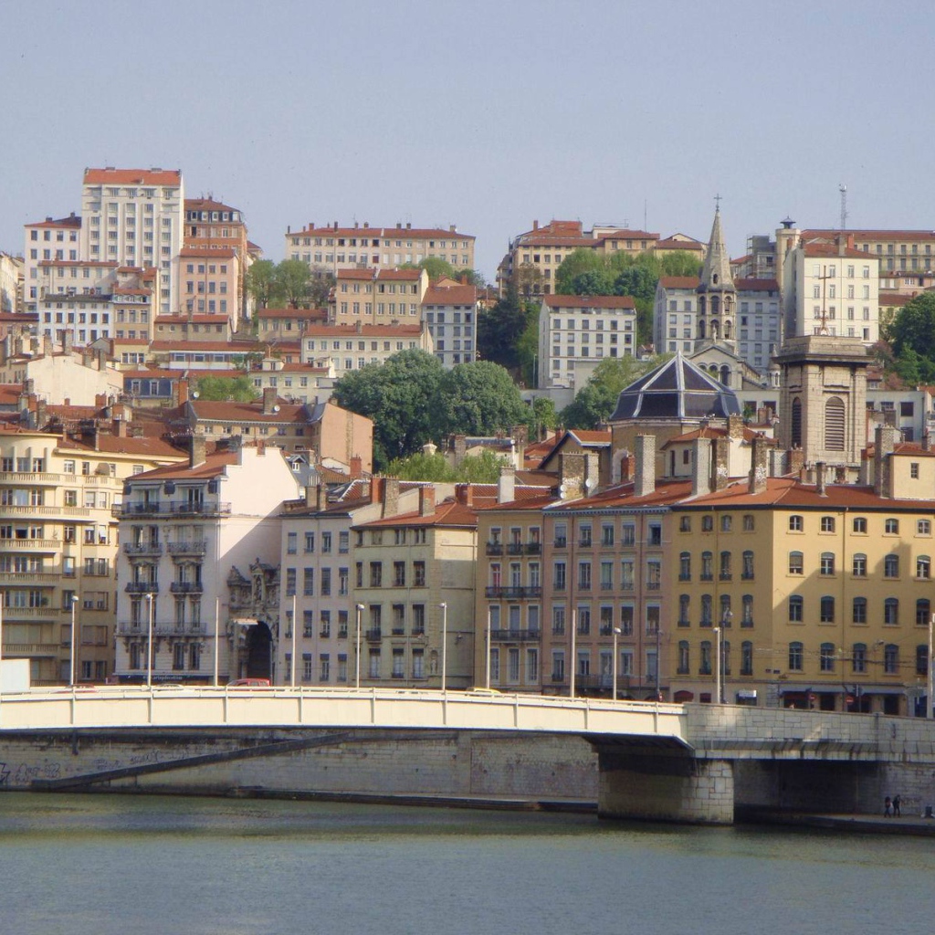 Городские здания в городе Лион, Франция