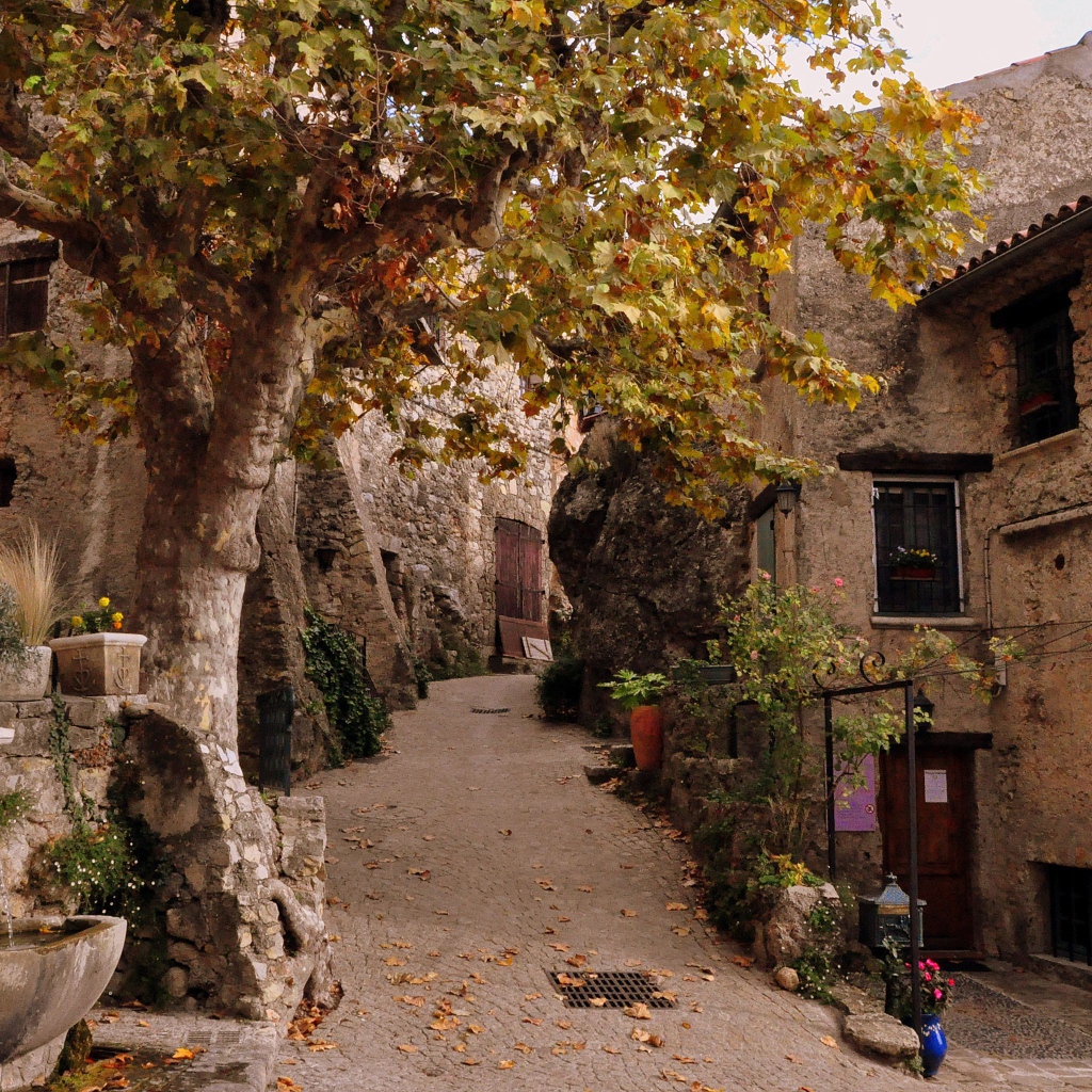 Старинная улочка на Лазурном берегу, Франция