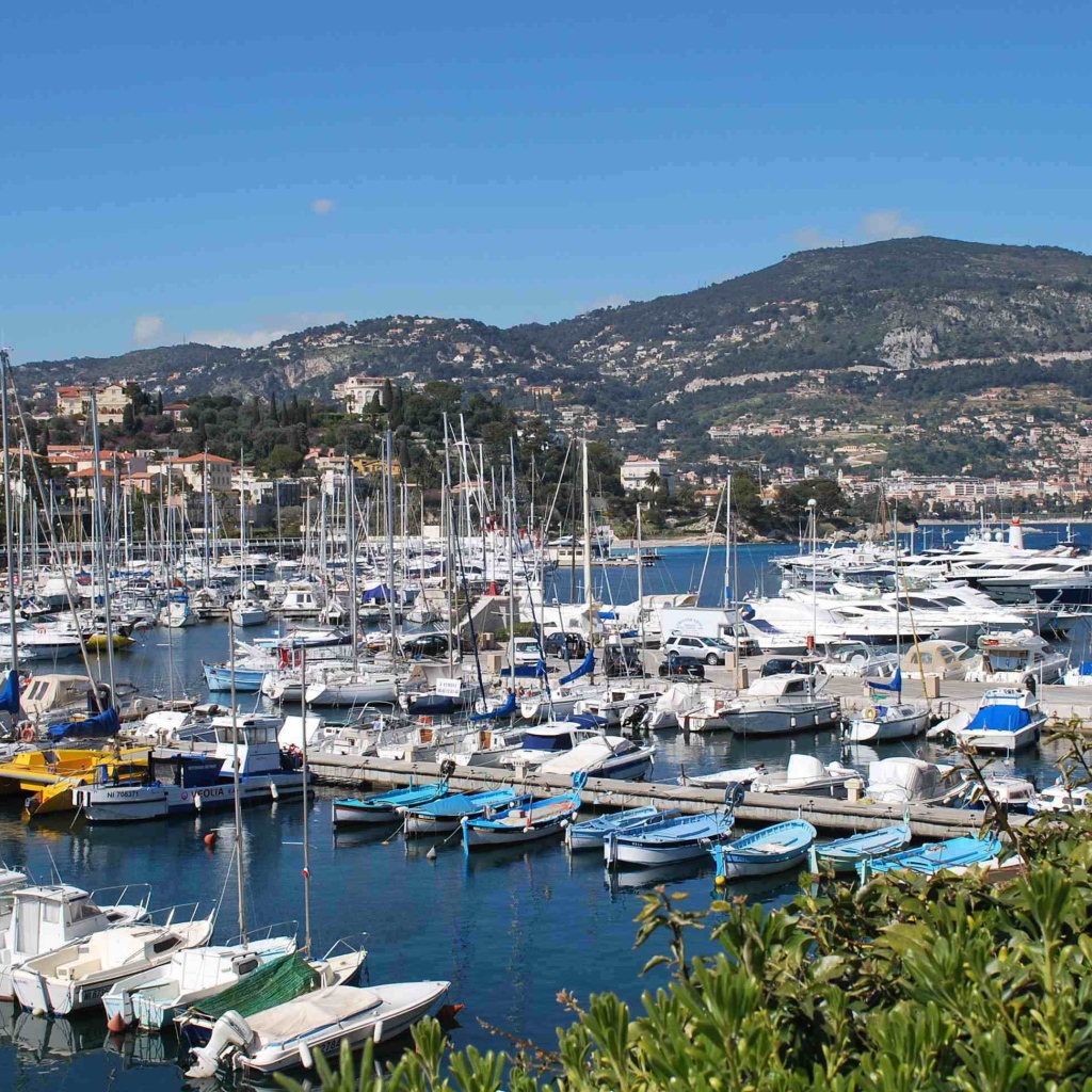 Яхты в порту на курорте Сен-Жан-Кап-Ферра, Франция