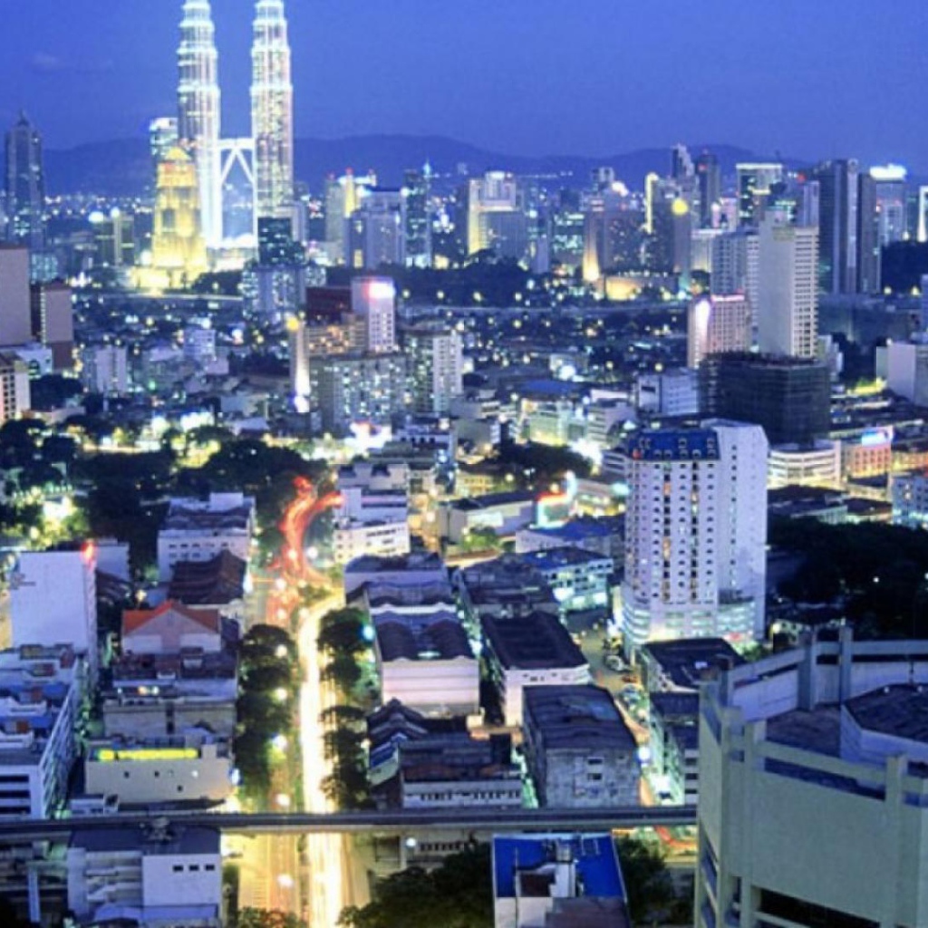 Ночное сияние города в Берлине