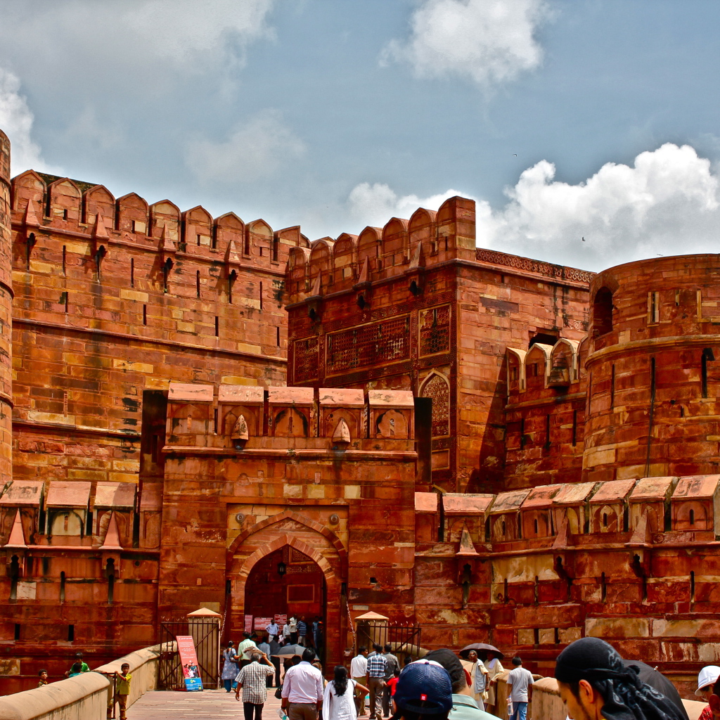 Древние строения в Агре