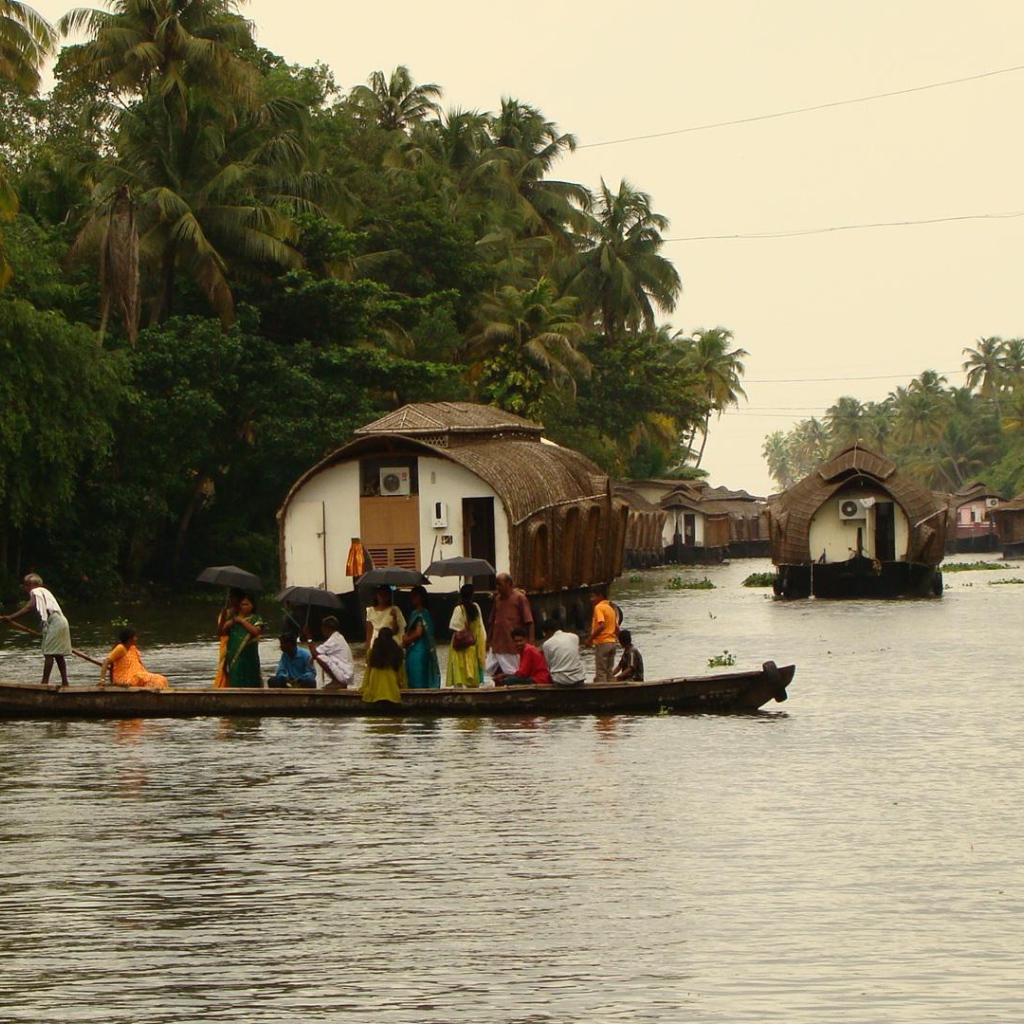 Осенний отпуск в Алапуже