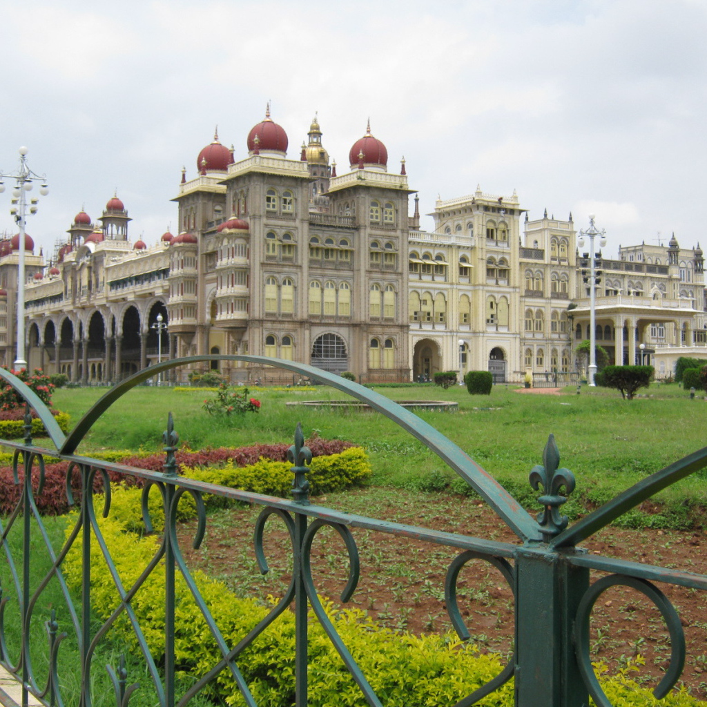 Красивое здание в Бангалоре