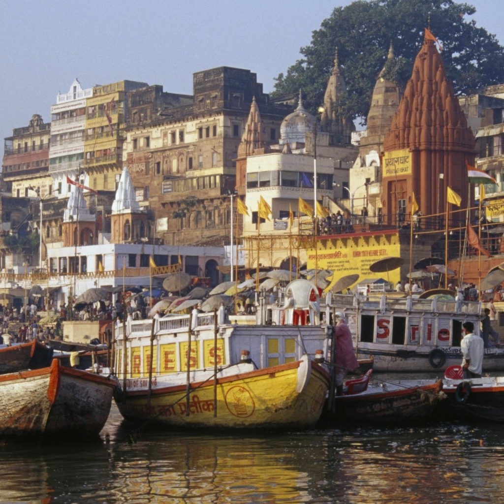 Лодки в городе Варанаси