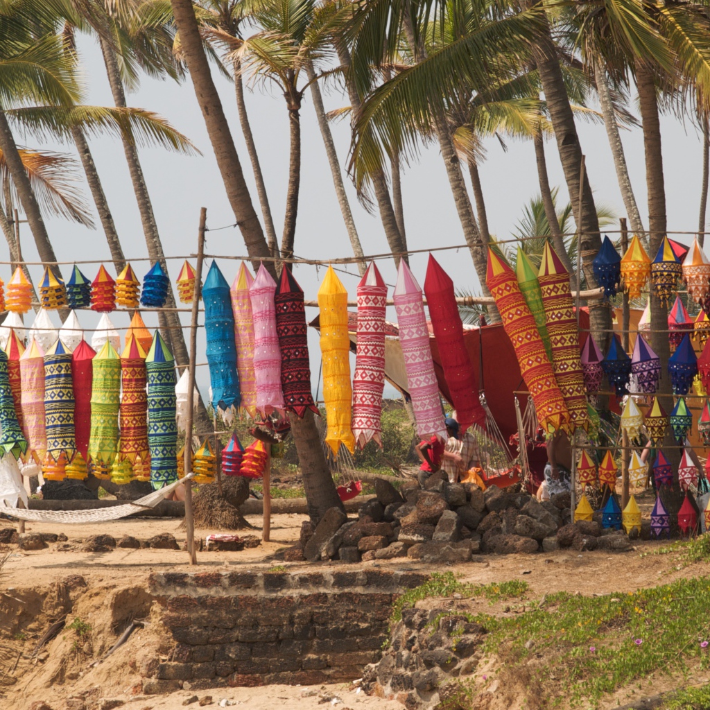 Яркие украшения в Анджуне