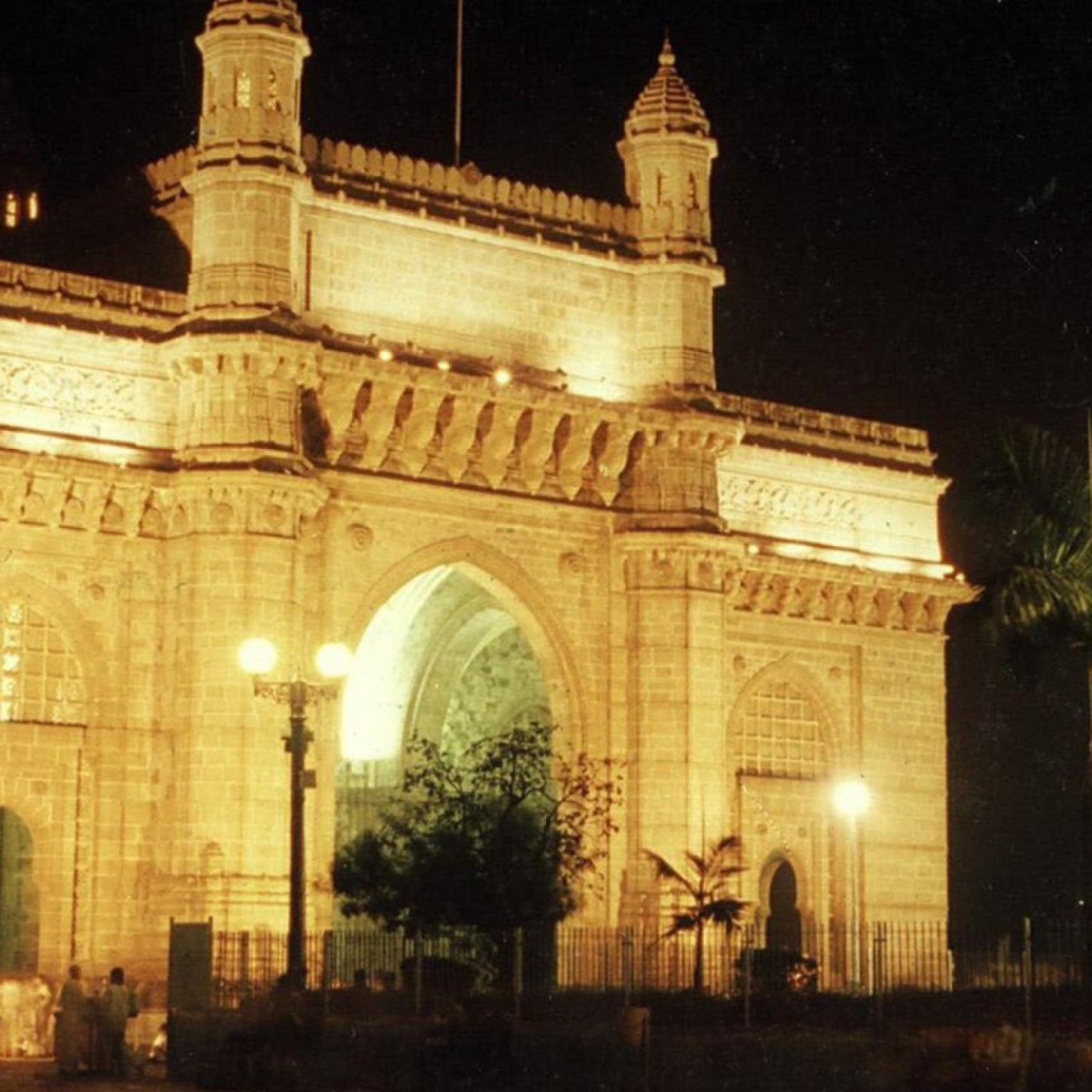 Здание на площади в Мумбае