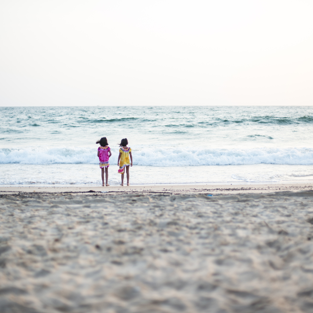 Девочки на пляже в Гоа