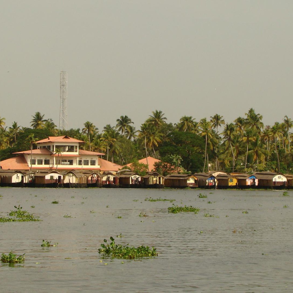 Отпуск на пляжах в Алапуже