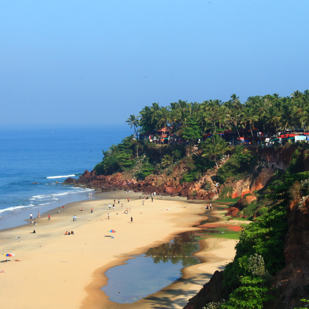 Отдых на пляже в Варкале