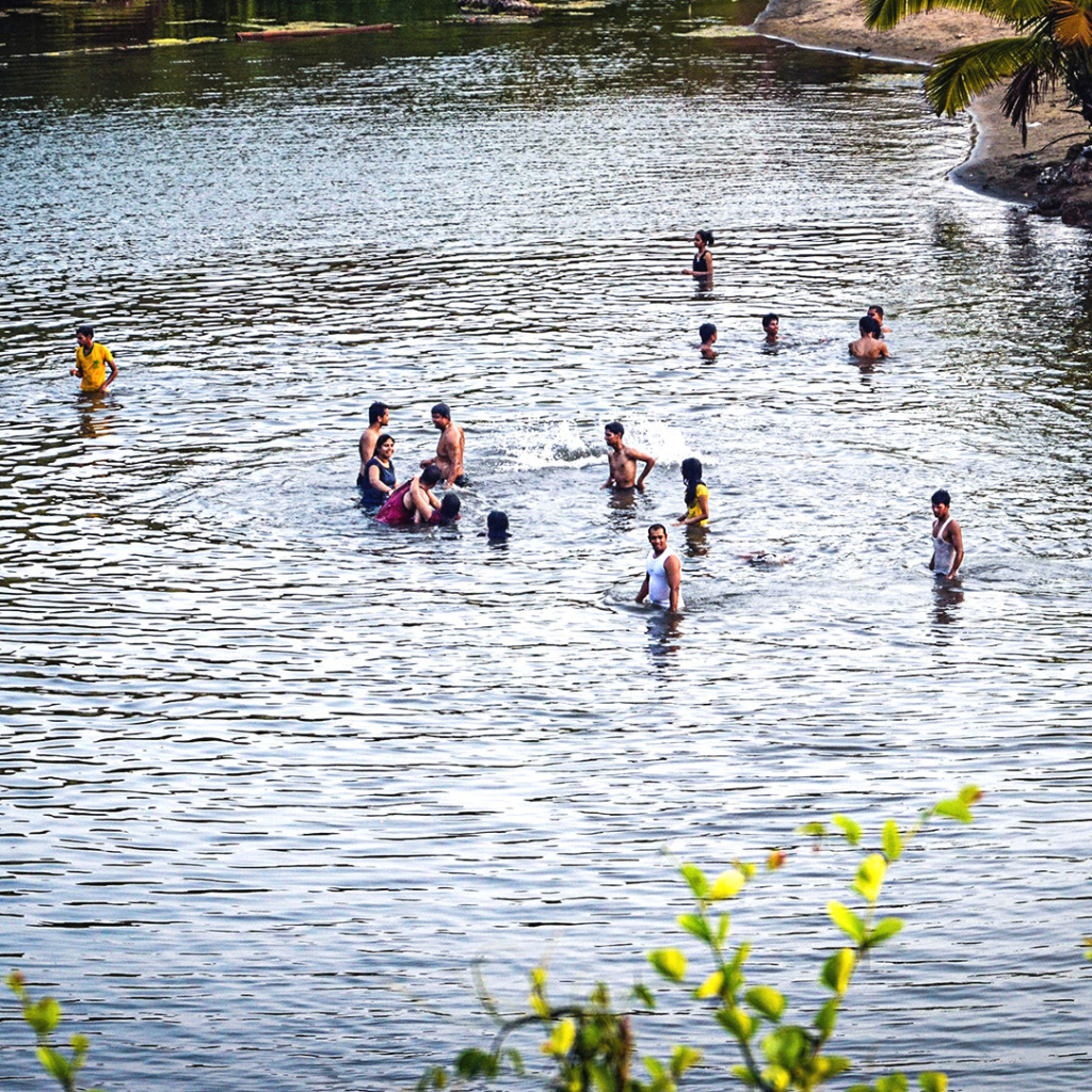 Туристы в Арамболе