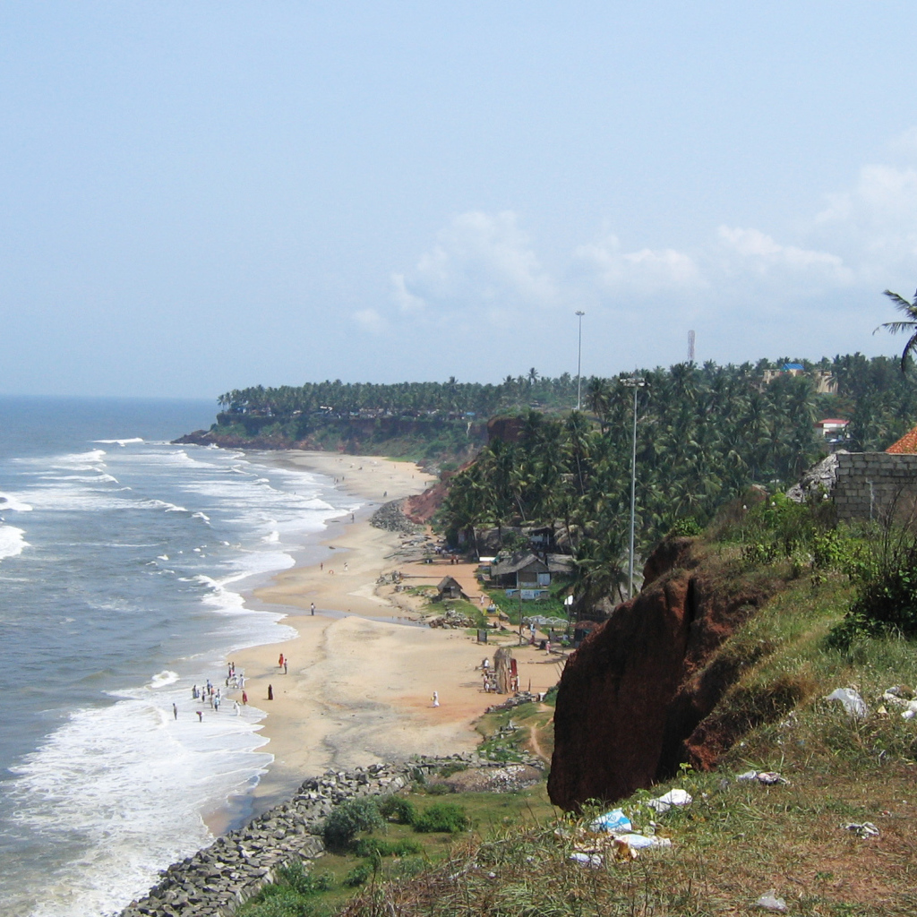 Вид на пляж в Варкале