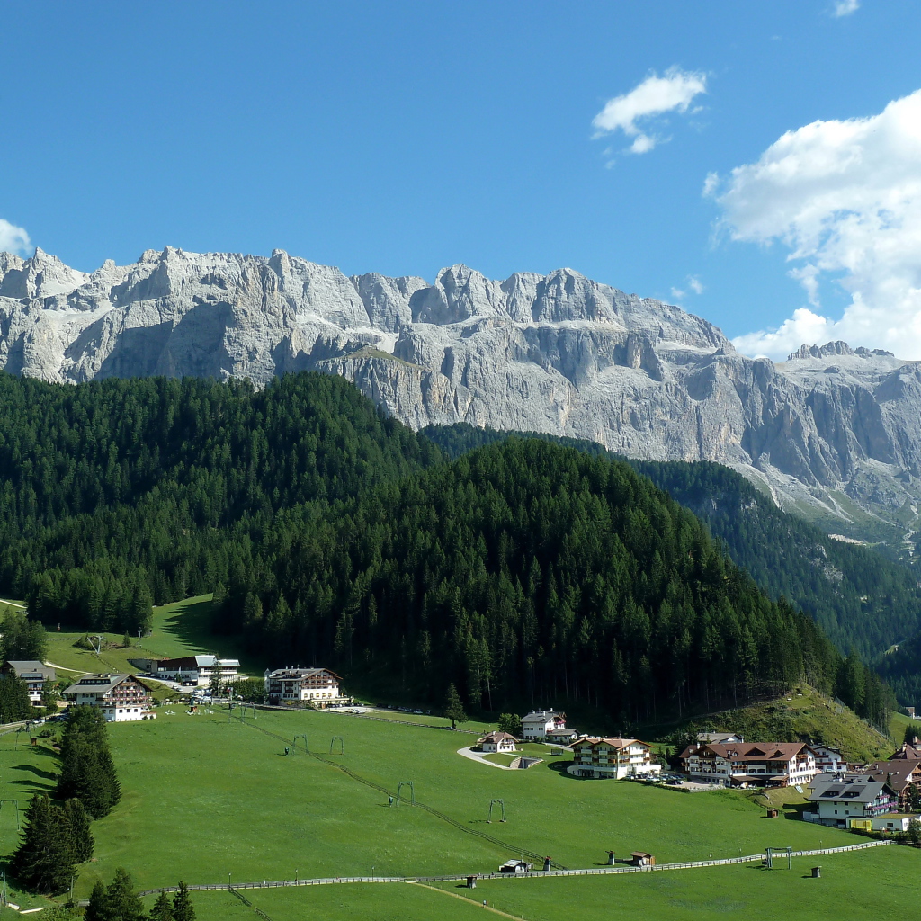 Альпы на горнолыжном курорте Валь Гардена, Италия