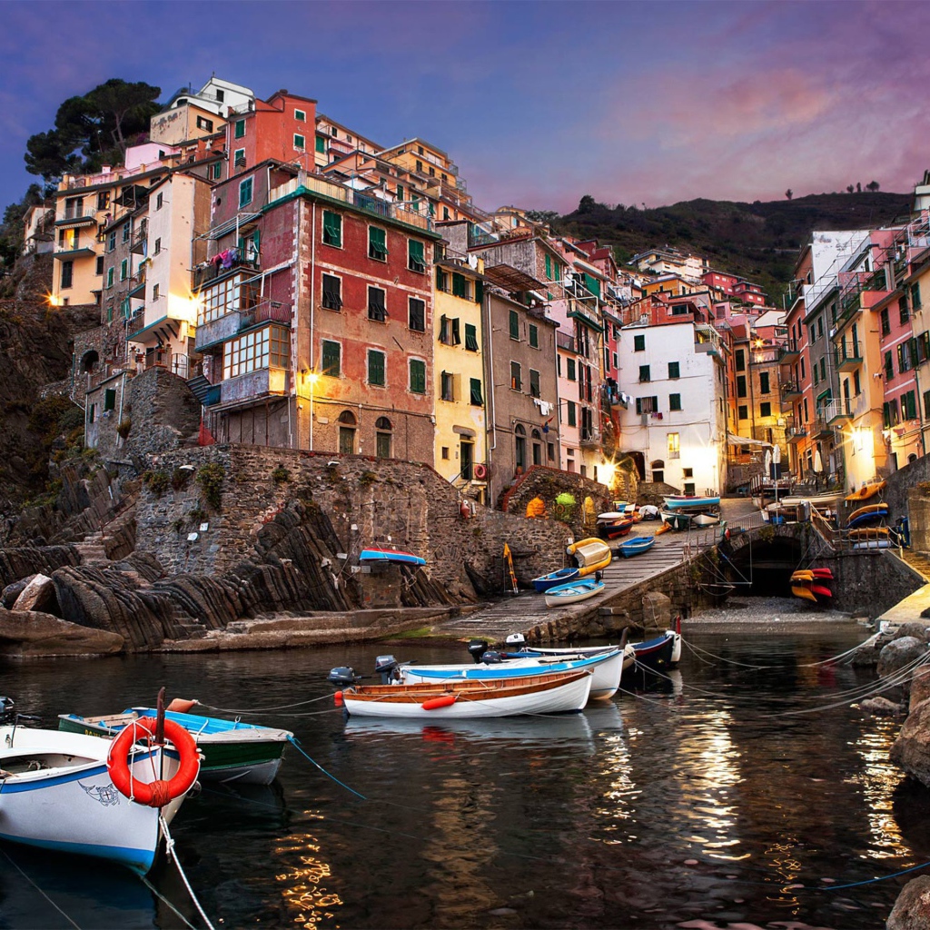 Лодки у причала в Лигурии, Италия