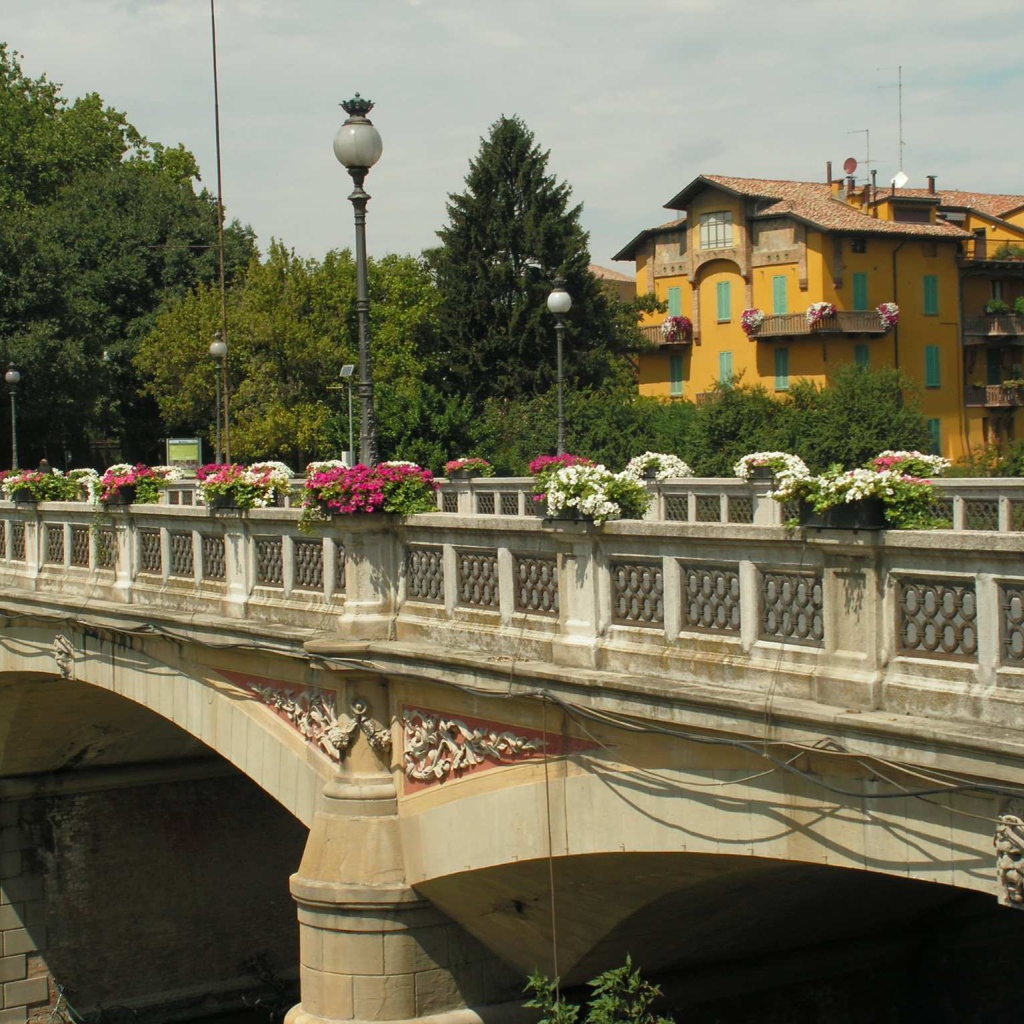 Мост в Парме, Италия