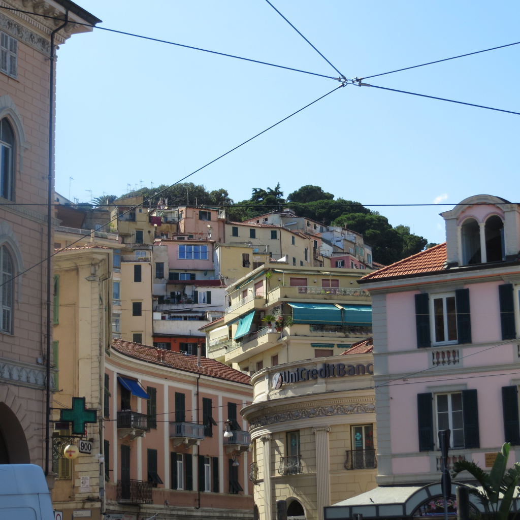 Город на курорте Диано Марино, Италия