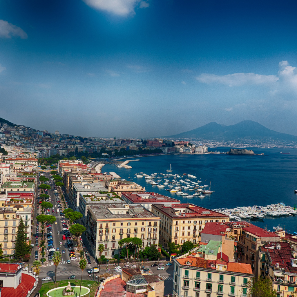 Прибрежные улицы в Неаполе, Италия