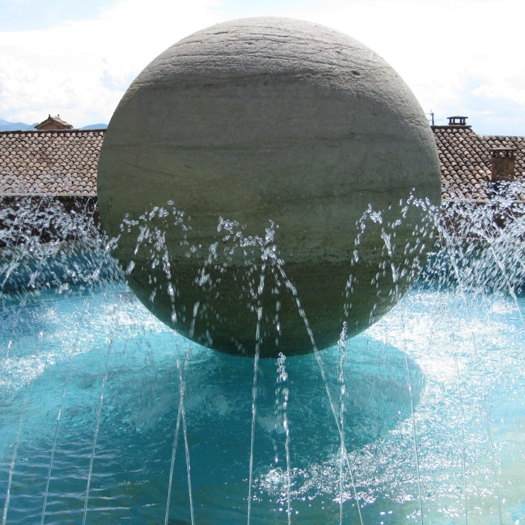 Фонтан в Сан Марино, Италия