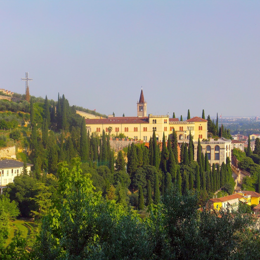 Холм в Вероне, Италия