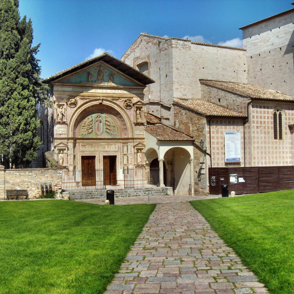 Старинное здание в Перудже, Италия