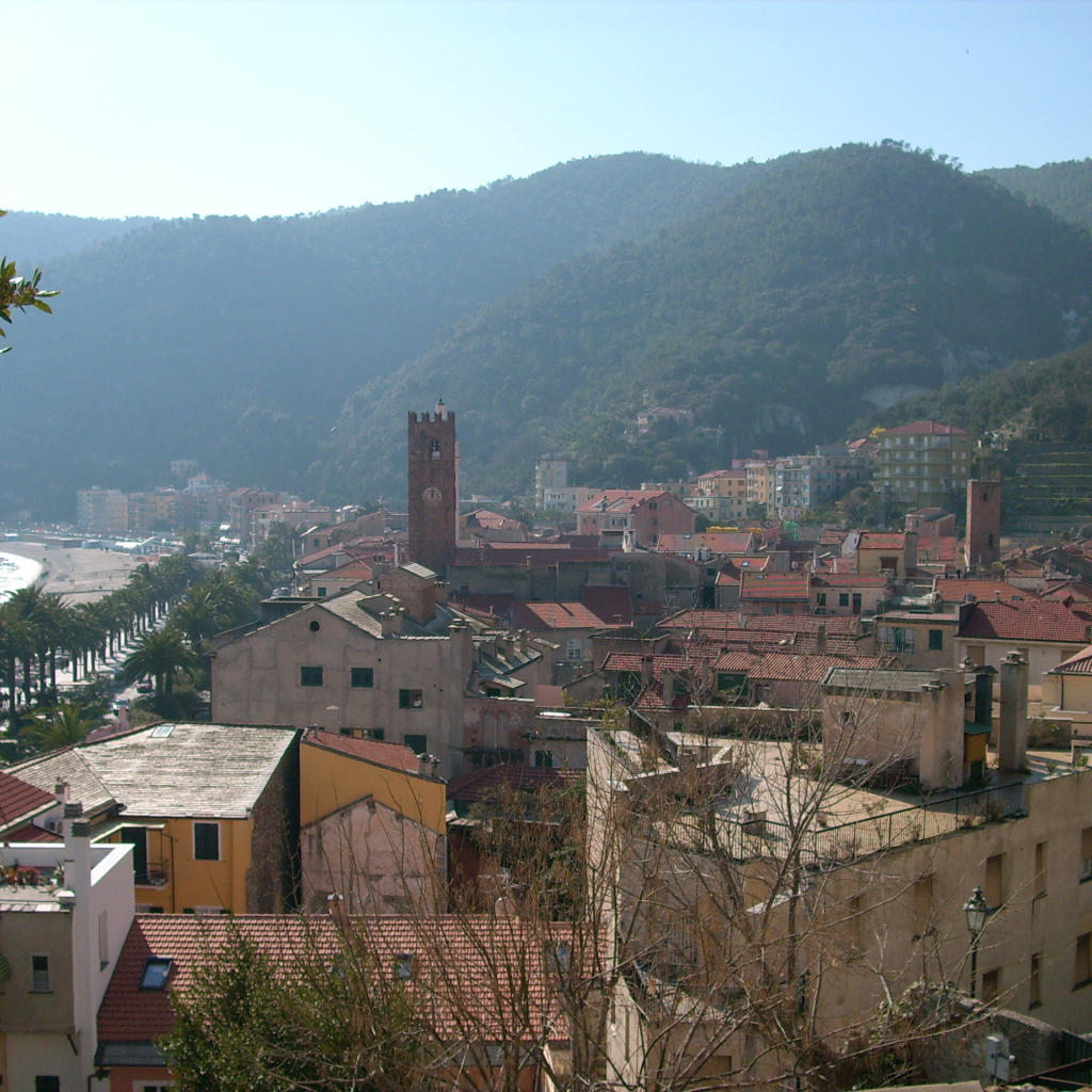 Дома на побережье на курорте Ноли, Италия