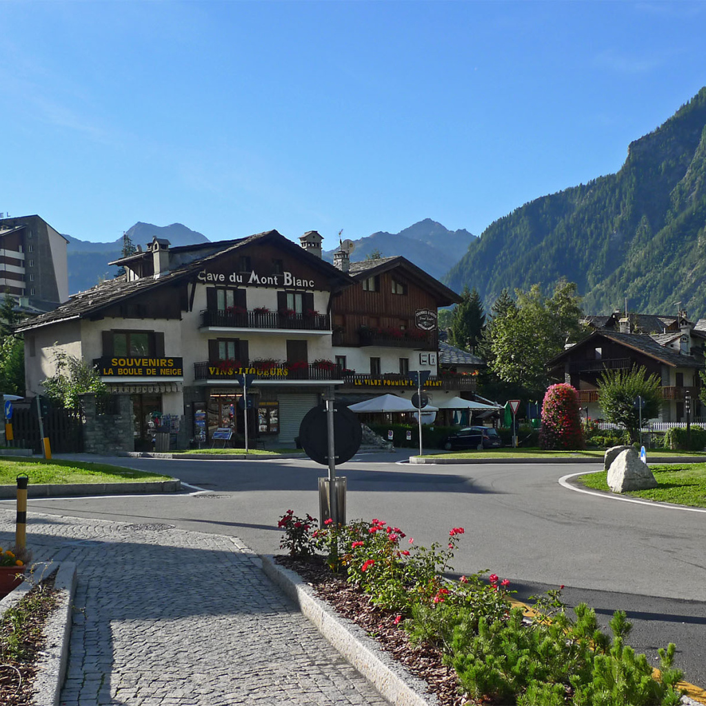 Гостиница Монблан на горнолыжном курорте Курмайор, Италия