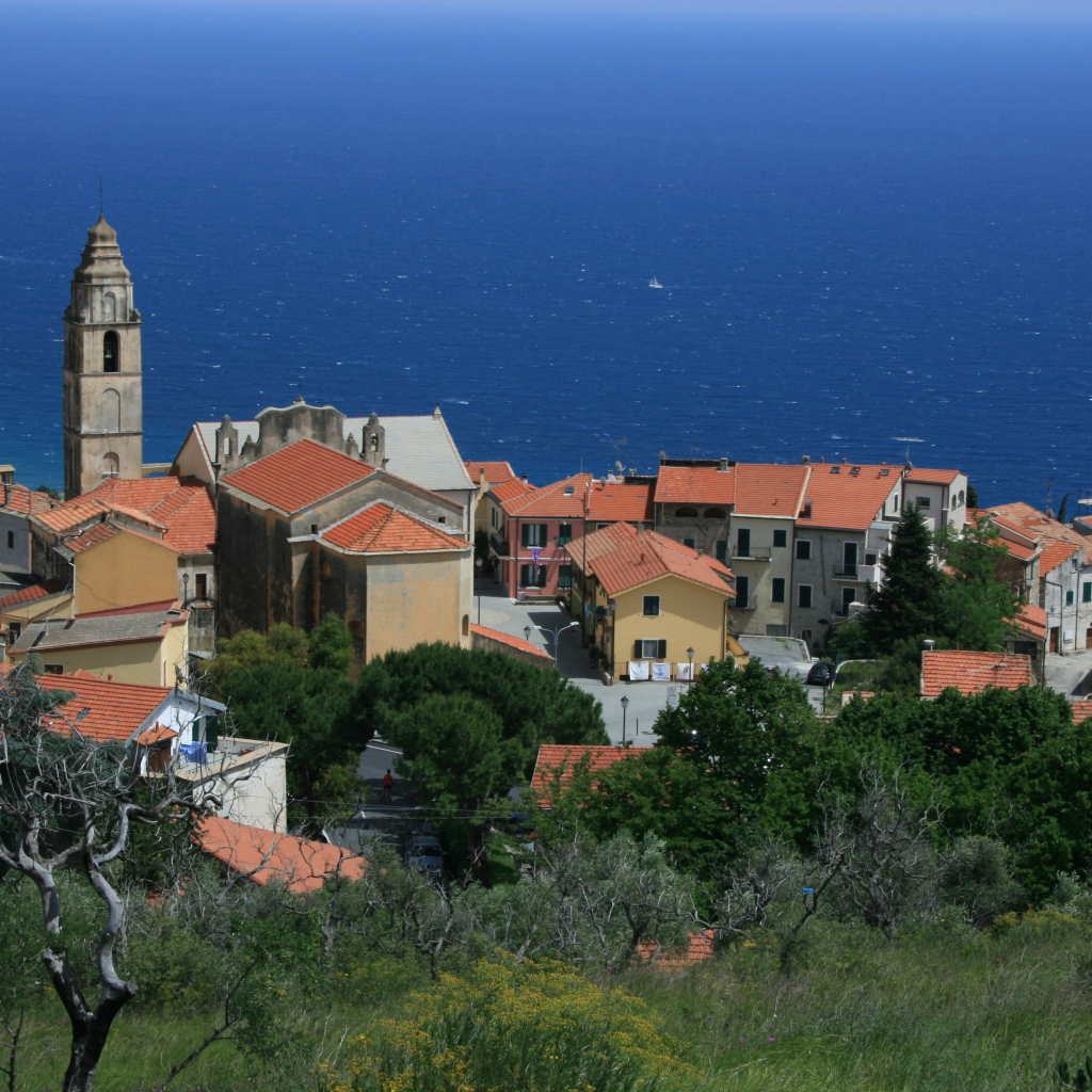 Дома на побережье в Санто Стефано аль Маре, Италия