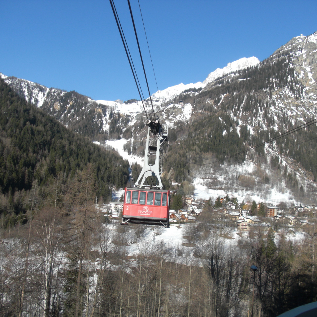 Подъемник на горнолыжном курорте Курмайор, Италия