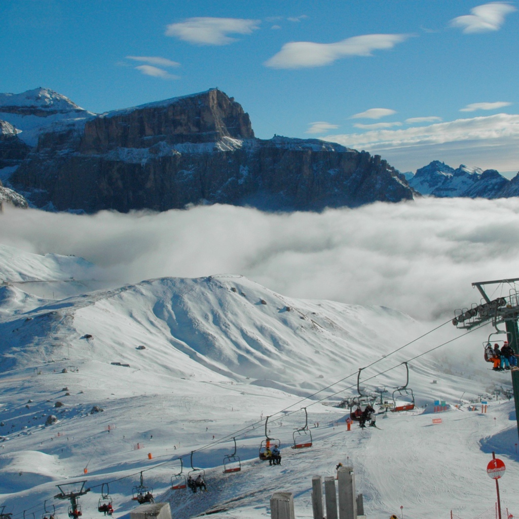 Подъемник на горнолыжном курорте Валь-Ди-Фасса, Италия