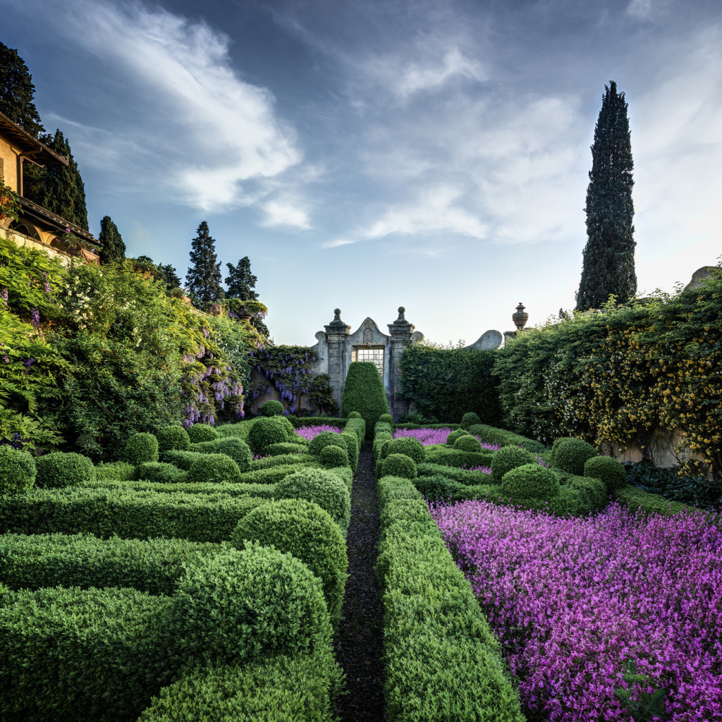 Великолепный сад во Флоренции, Италия