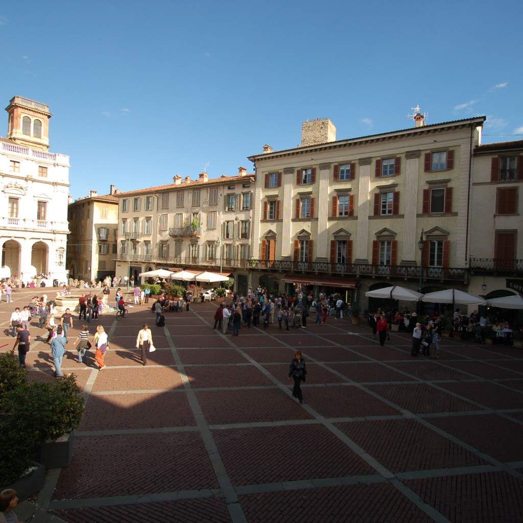 Главная площадь в Бергамо, Италия