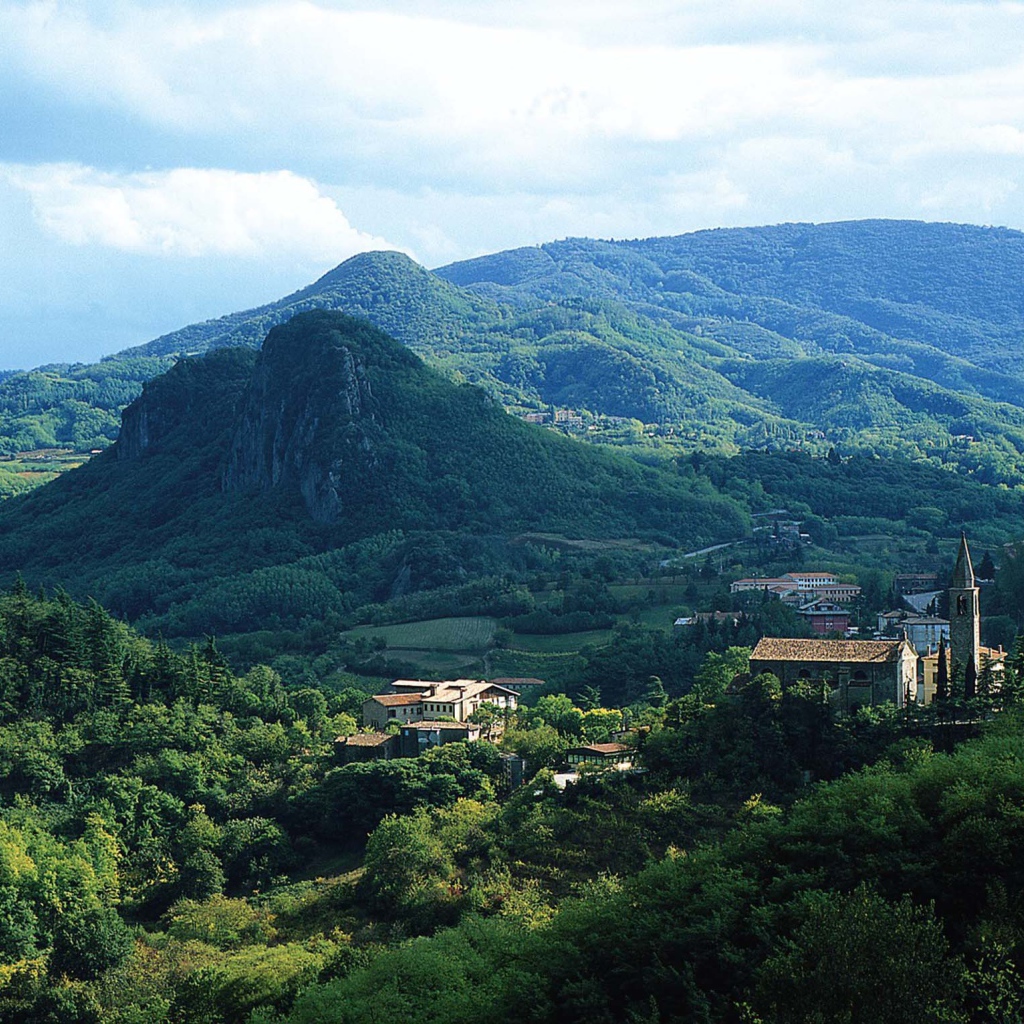 Горный пейзаж на курорте Абано Терме, Италия