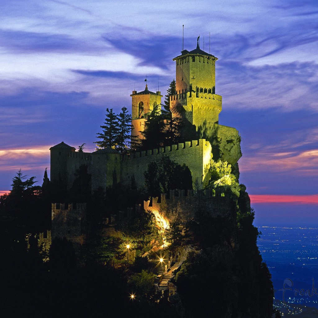 Ночные огни в Сан Марино, Италия