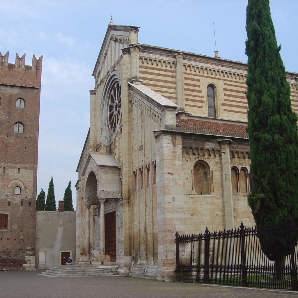 Старинный собор в Вероне, Италия