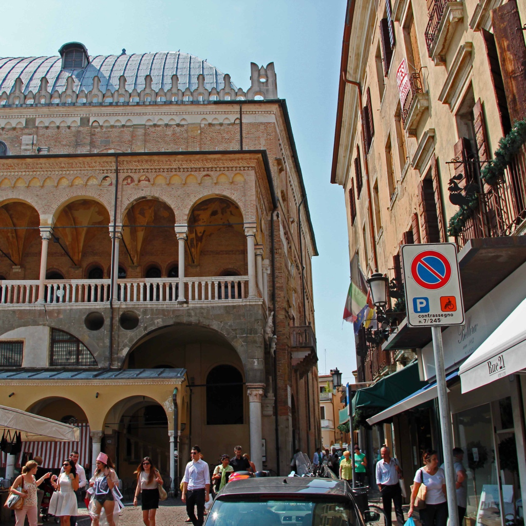 Старинные улочки в Падуе, Италия