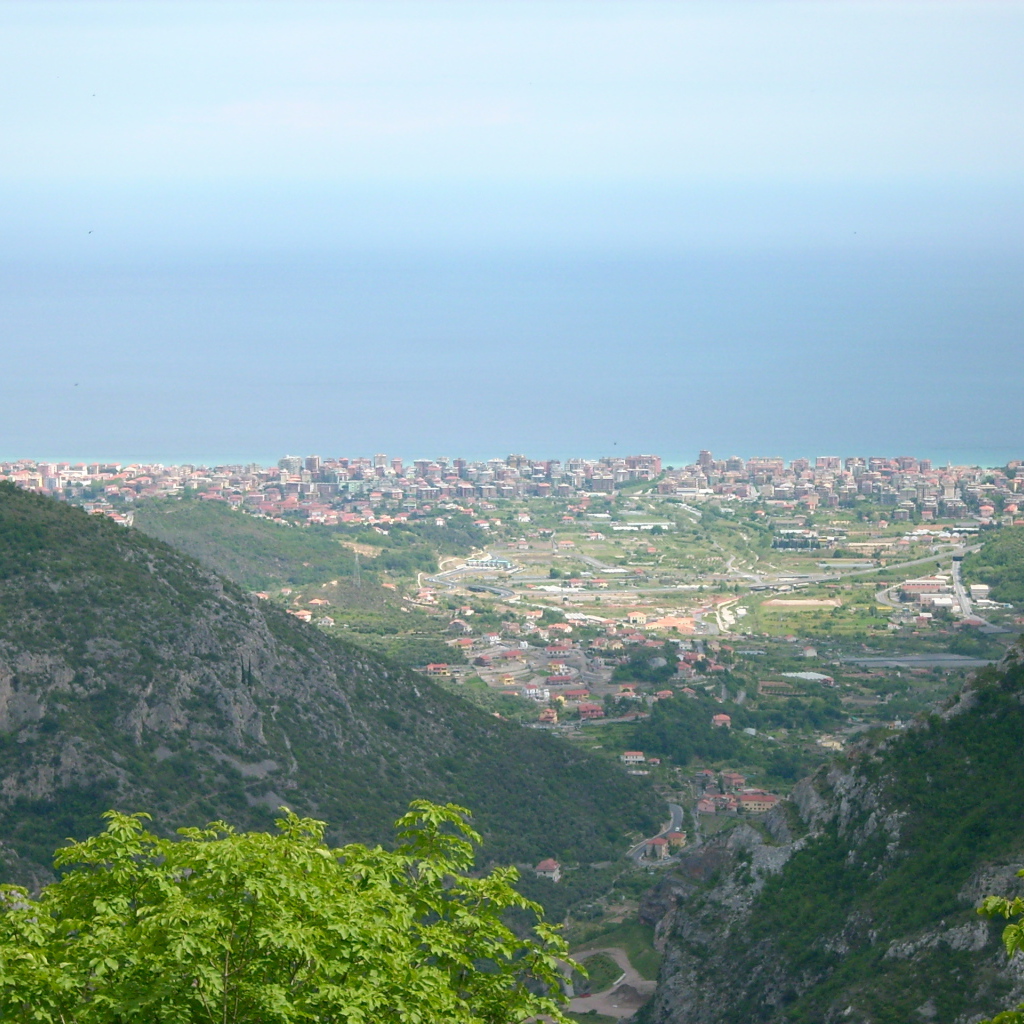 Панорама Лоано, Италия