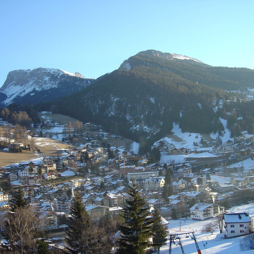 Панорама на курорте Ортизей, Италия