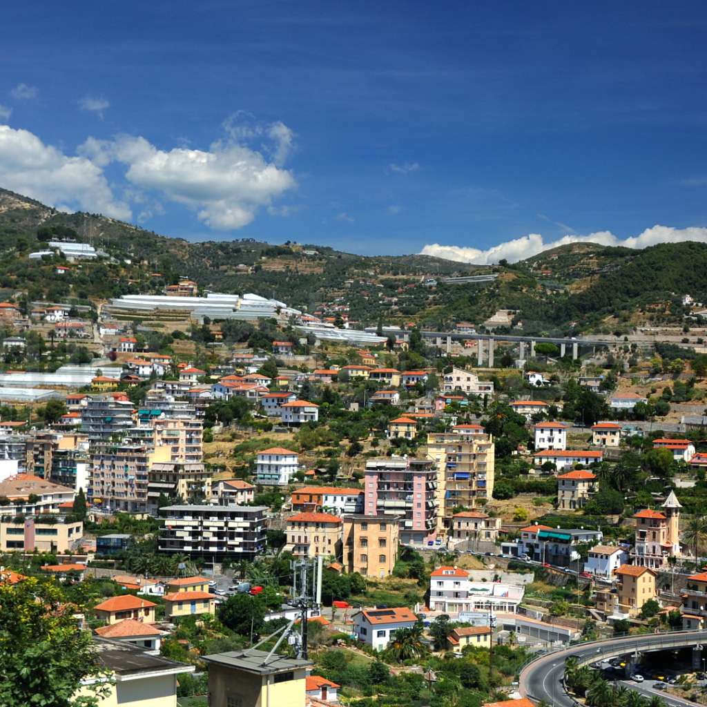 Панорама города в Сан Ремо, Италия