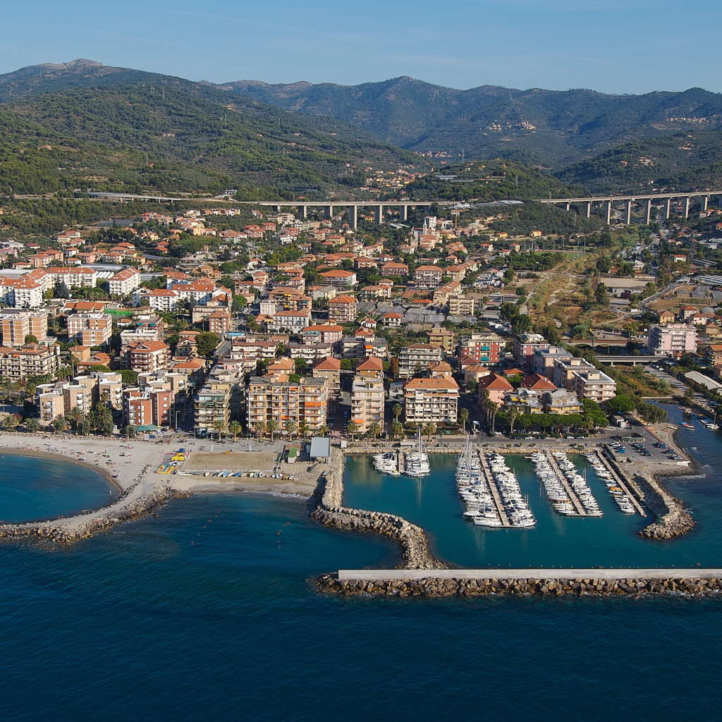 Панорама на курорте Сан Бартоломео Аль Маре, Италия