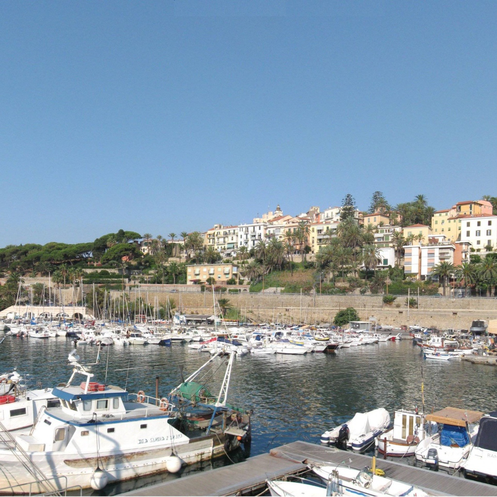 Порт на курорте Бордигера, Италия