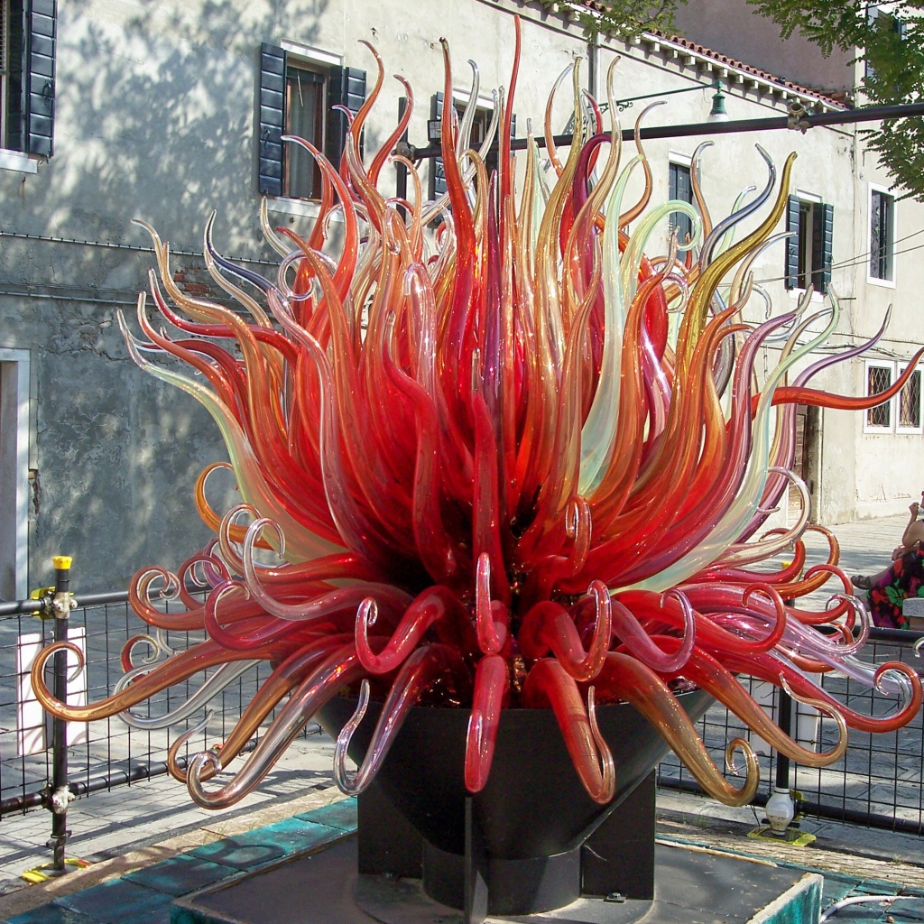 Скульптура из красного стекла на острове Мурано, Италия