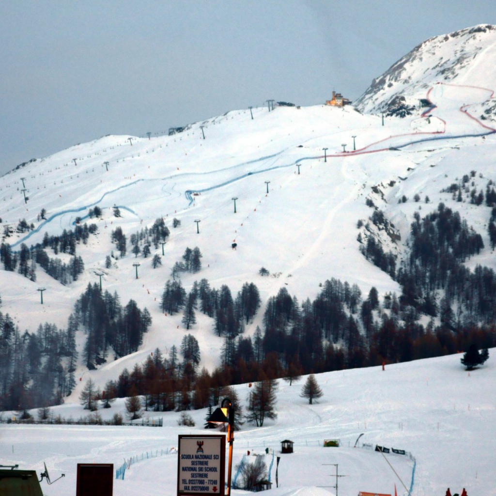 Лыжная трасса на горнолыжном курорте Сестриер, Италия